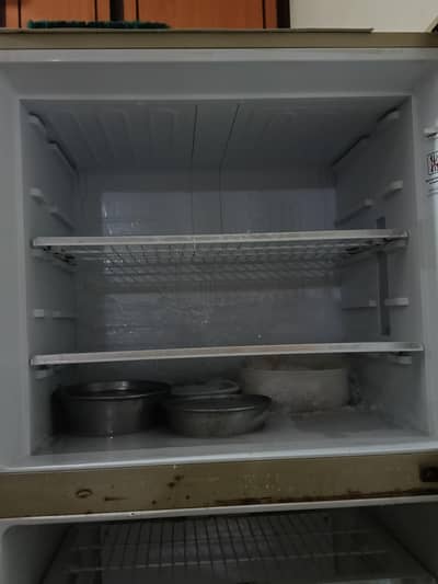 KENWOOD JUMBO SIZE DOUBLE DOOR 18 CU FT REFRIGERATOR FOR SALE