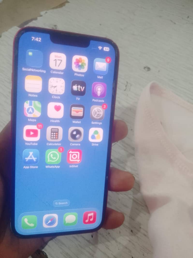 Apple iPhone 13 1