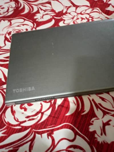 Toshiba i7 core sex 8 128