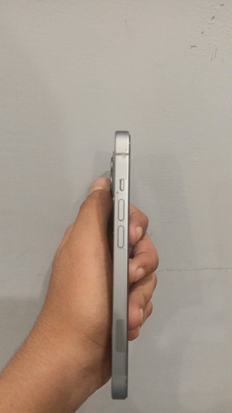 Apple iPhone 14 5