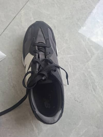 new balanace shoes wore only once 100 percent original bought from UK