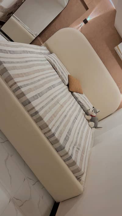 New luxury style bed