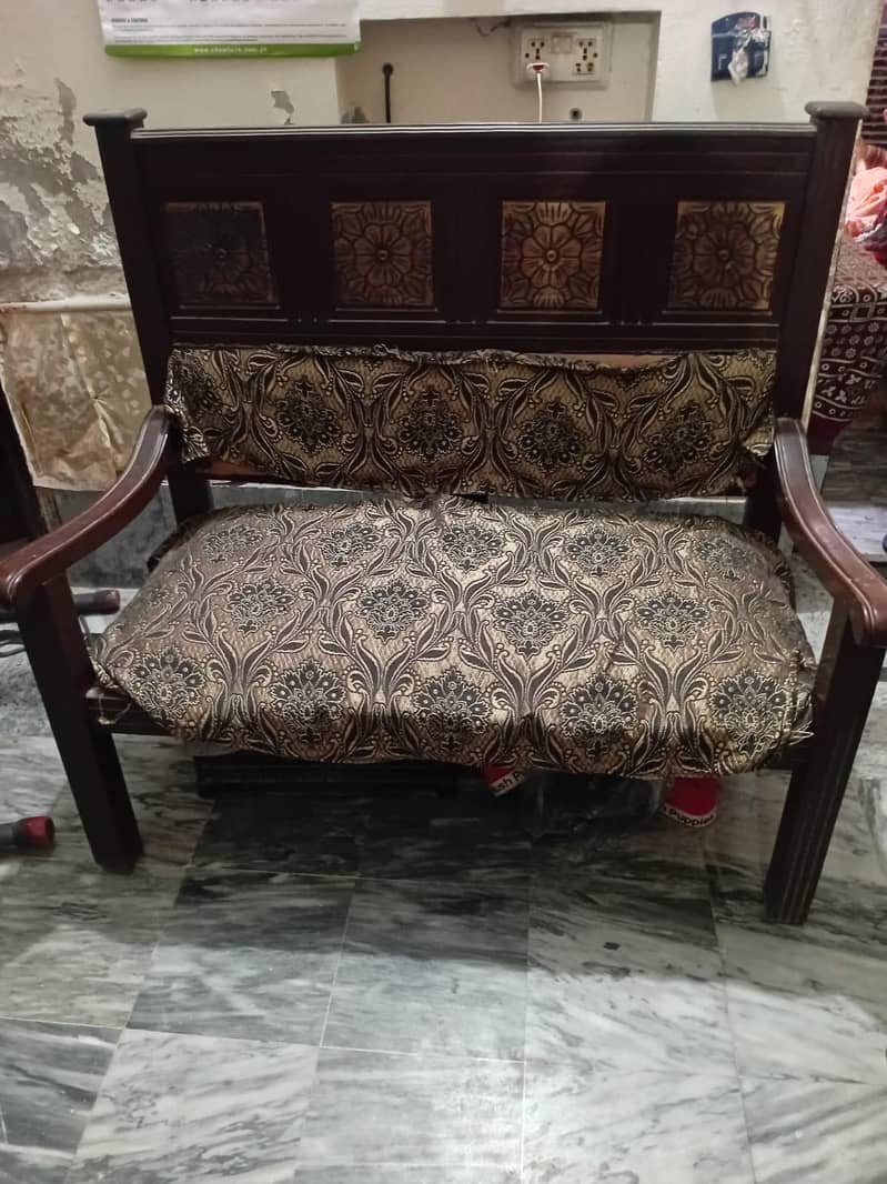 Sofa in good condition 2