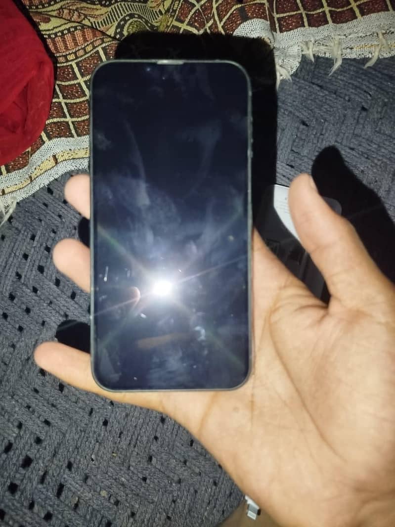 Apple iPhone 13 1