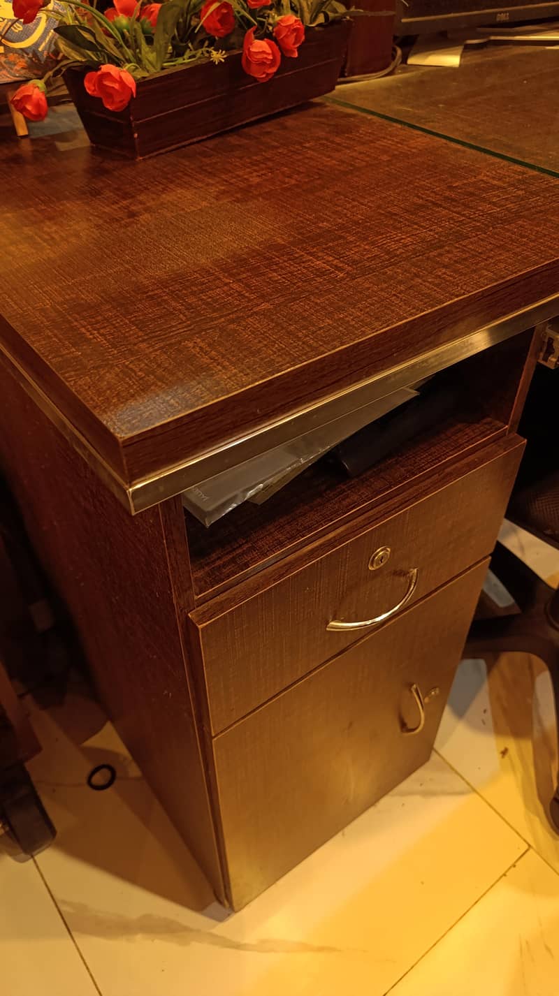 Computer Table 3