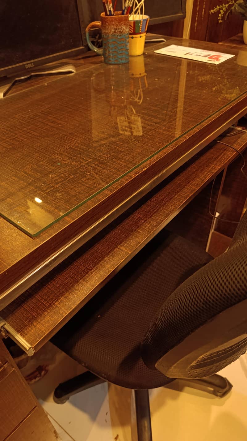Computer Table 4