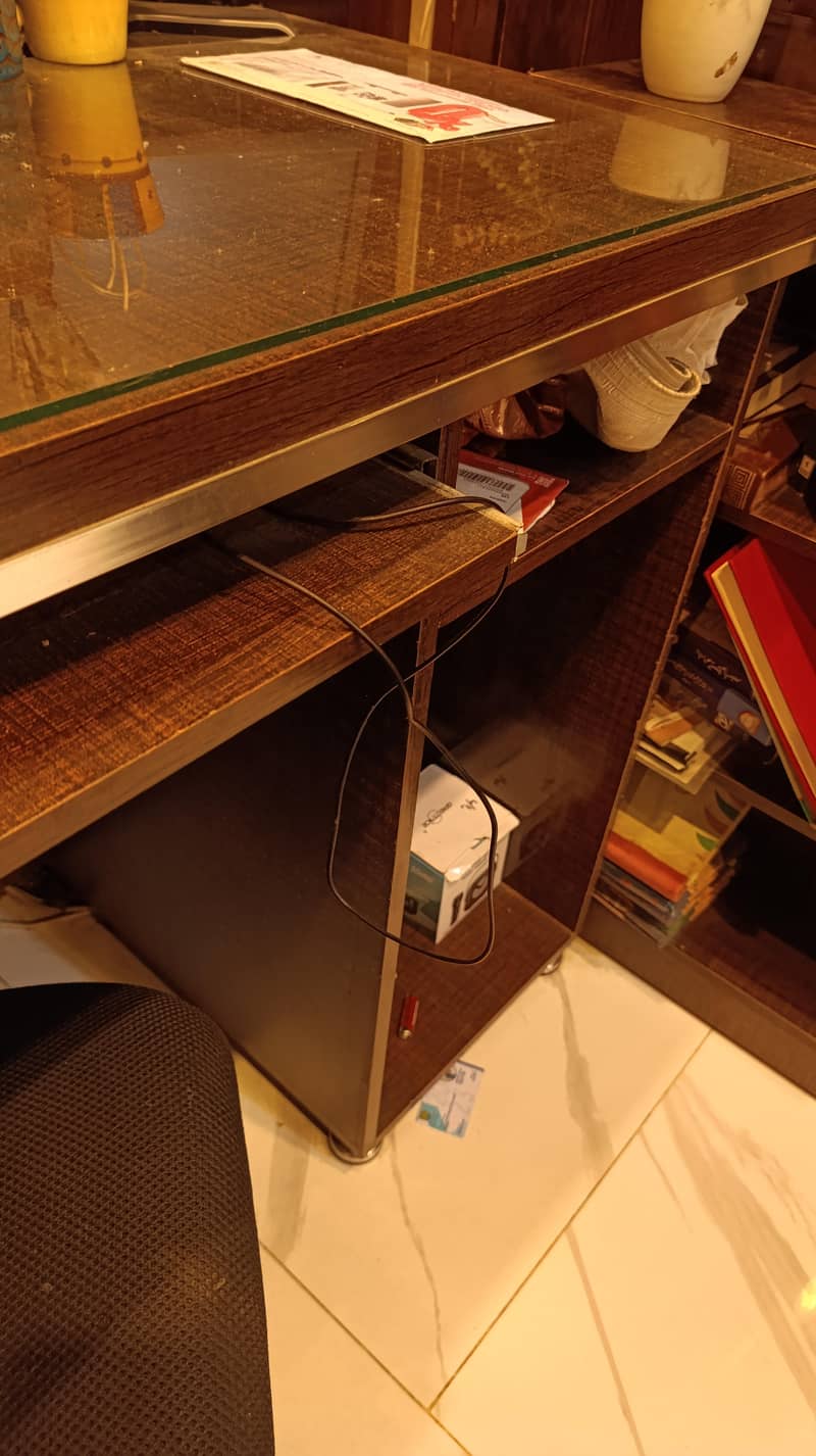 Computer Table 5