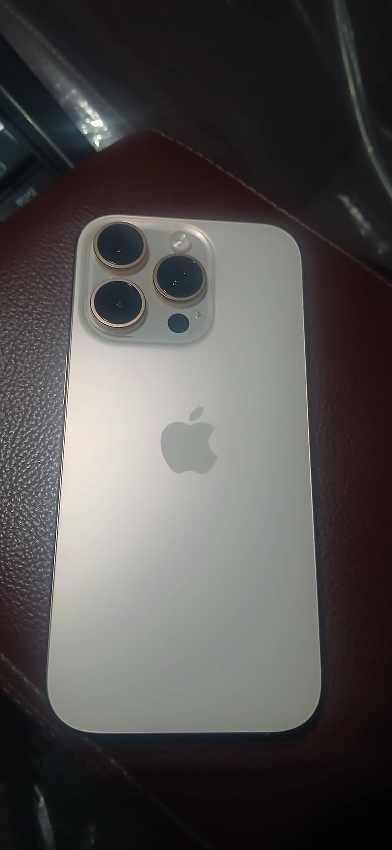 Apple iPhone 16 Pro 0