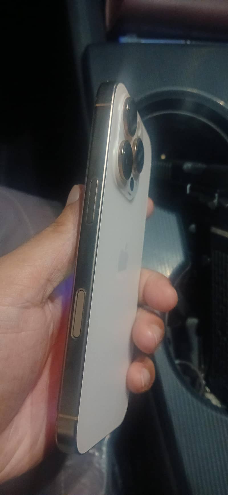 Apple iPhone 16 Pro 2