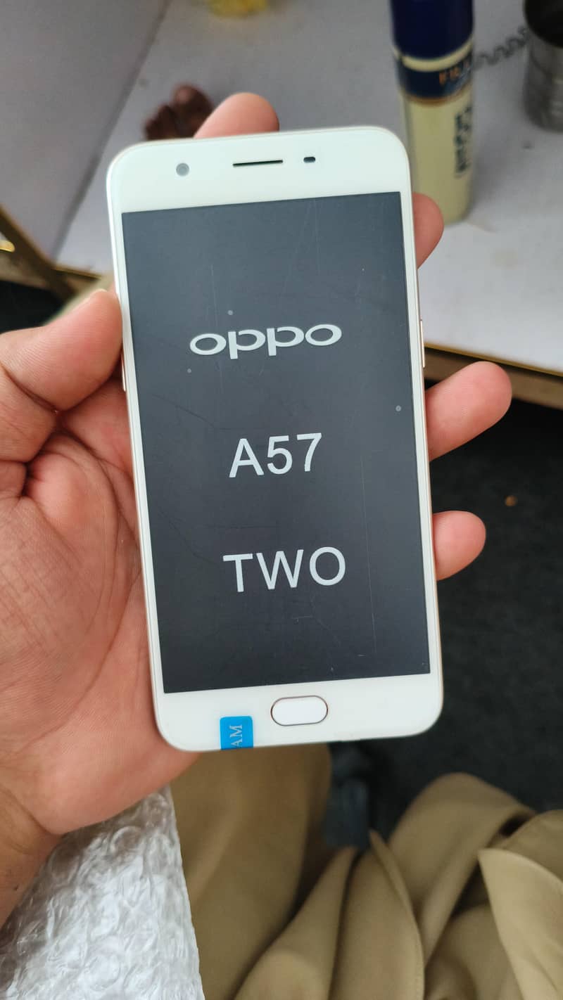 OPPO A57 1