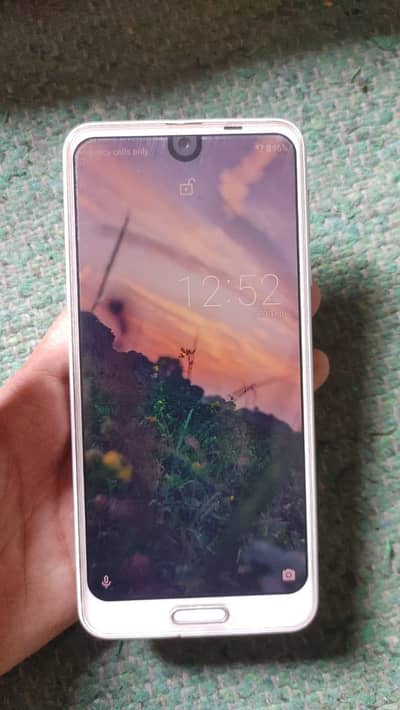 Sharp Aquos R2