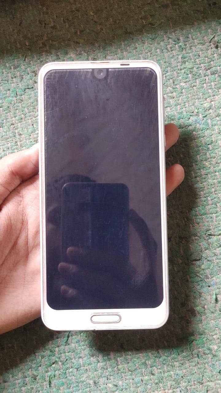 Sharp Aquos R2 2