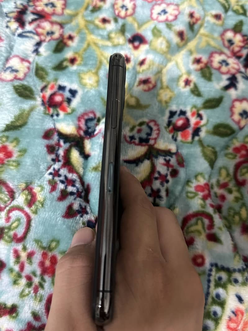 iPhone 11 PRO 1