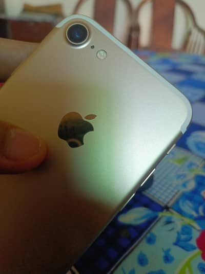 Apple iPhone 7
