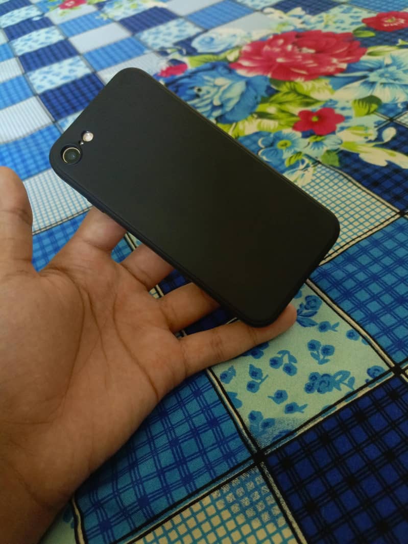 Apple iPhone 7 10