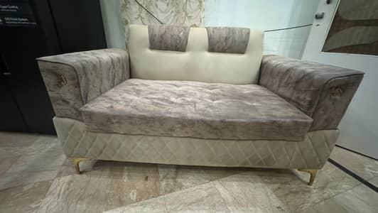 2-Seater Sofa for Sale – Stylish, Comfortable & In Excellent Condition