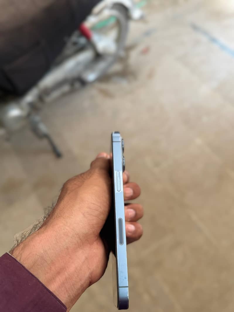Apple iPhone 13 Pro 6