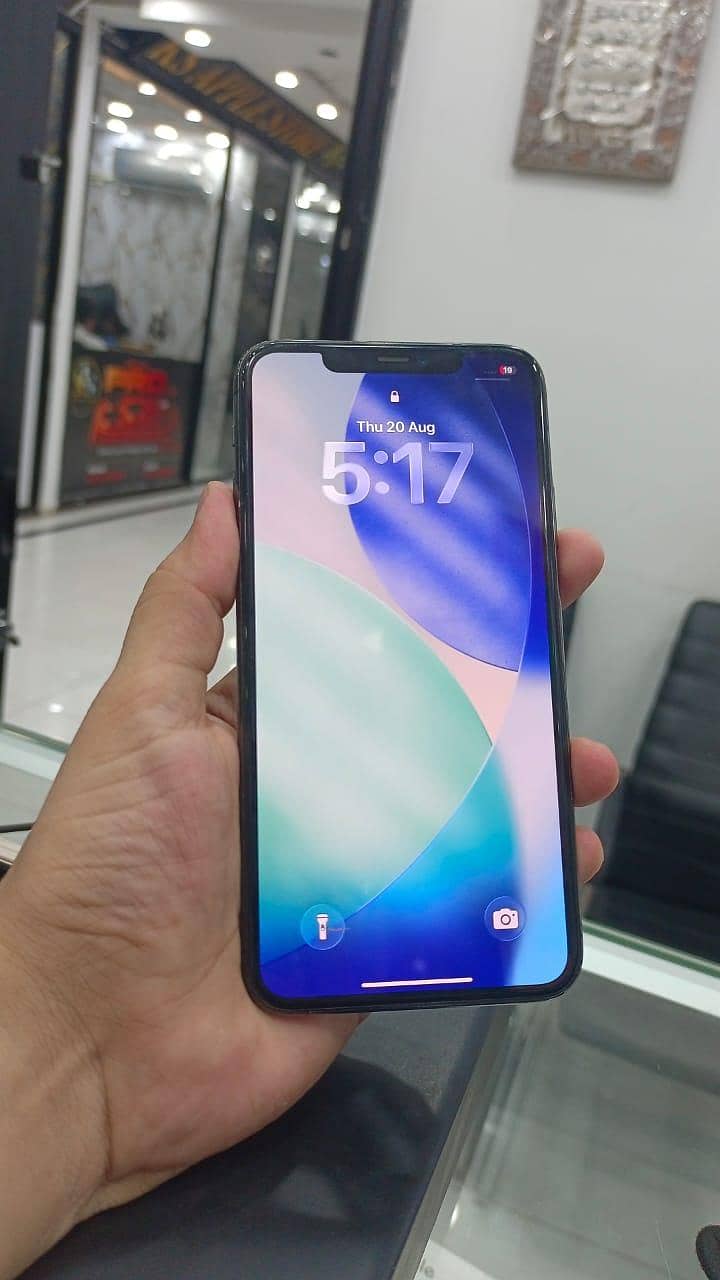 Apple iPhone 11 Pro Max 2