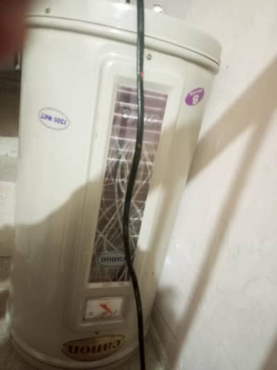 Electric geysers for sell  in working condition whats app 03178387105