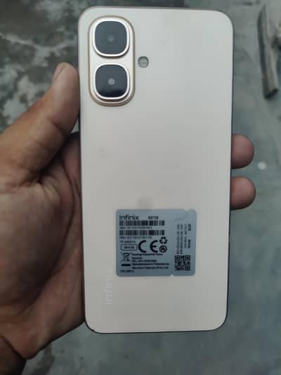 Infinix smart 10      4/64