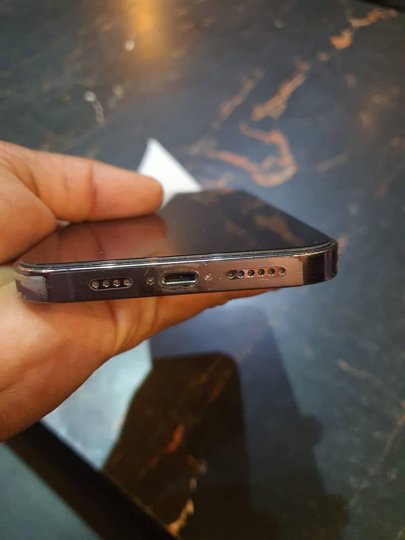 Apple iPhone 14 Pro Max 4