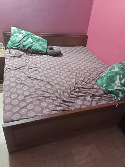 Bad with single side tabel and Mattress Used