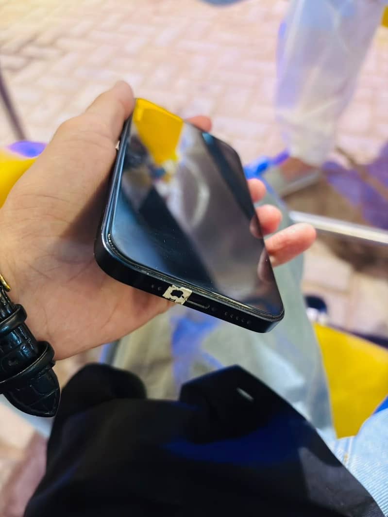 Apple iPhone 12 1