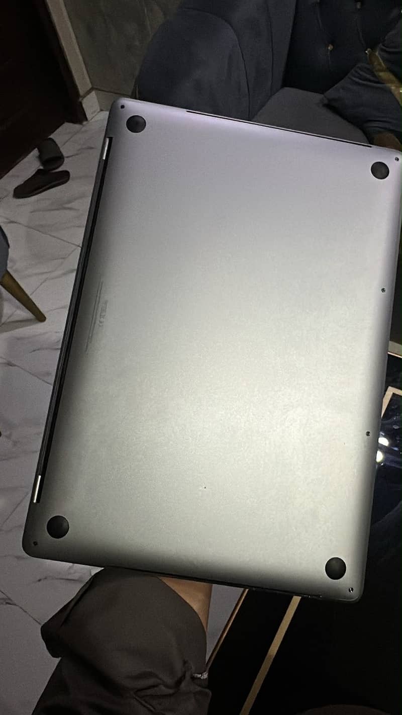 Mack book pro 8