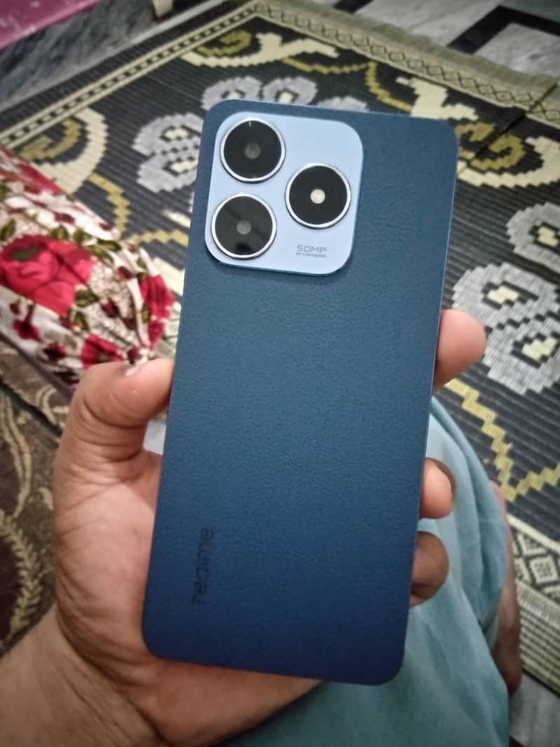 Realme C63 1