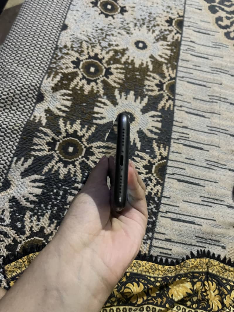 Apple iPhone 11 5
