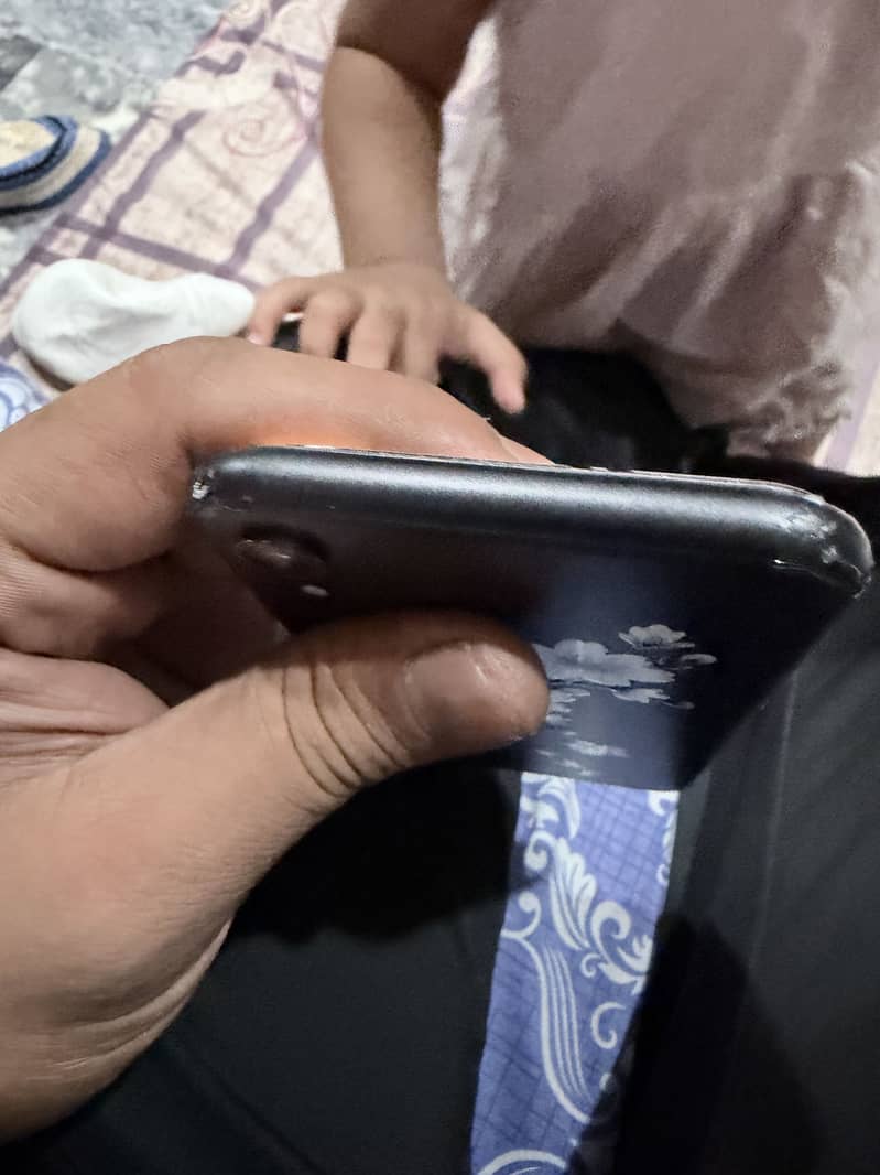 Apple iPhone XR 4