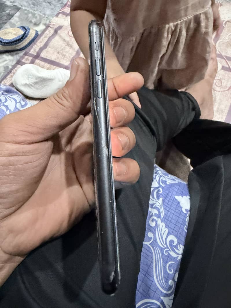 Apple iPhone XR 5