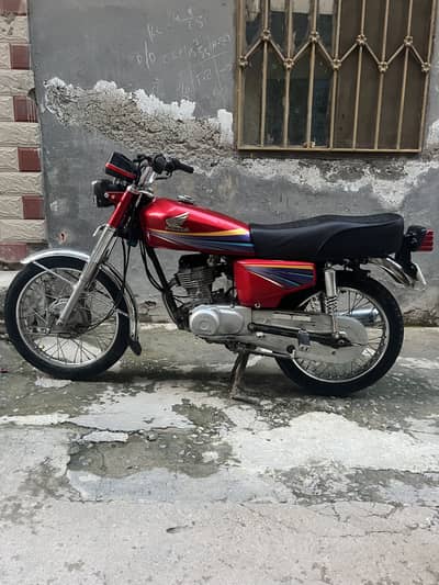 Honda CG 125 2011 Model — Fresh & Lush Condition | Complete Documents
