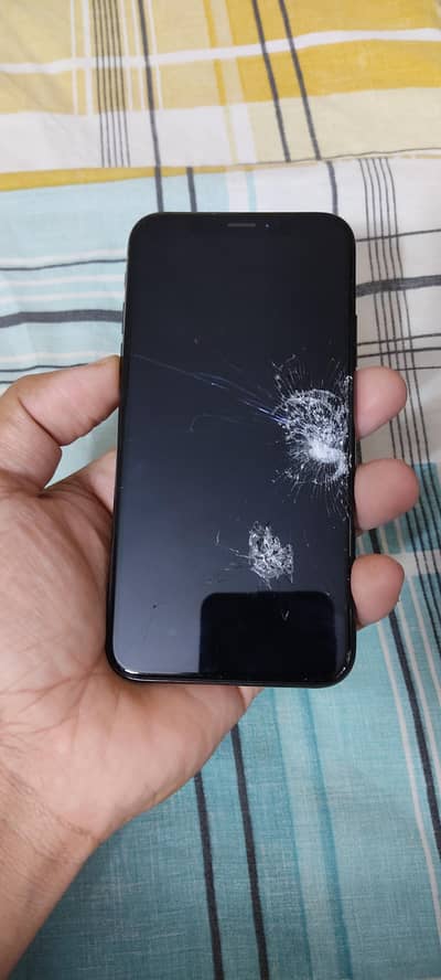 Apple iPhone X 64 GB PTA APPROVED.