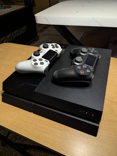 PS4 500GB | 2 Controllers | Jailbreak