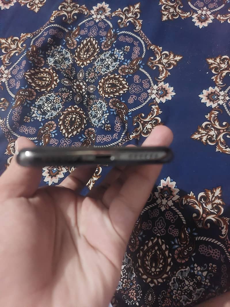 Apple iPhone X 2