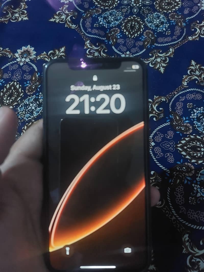 Apple iPhone X 4