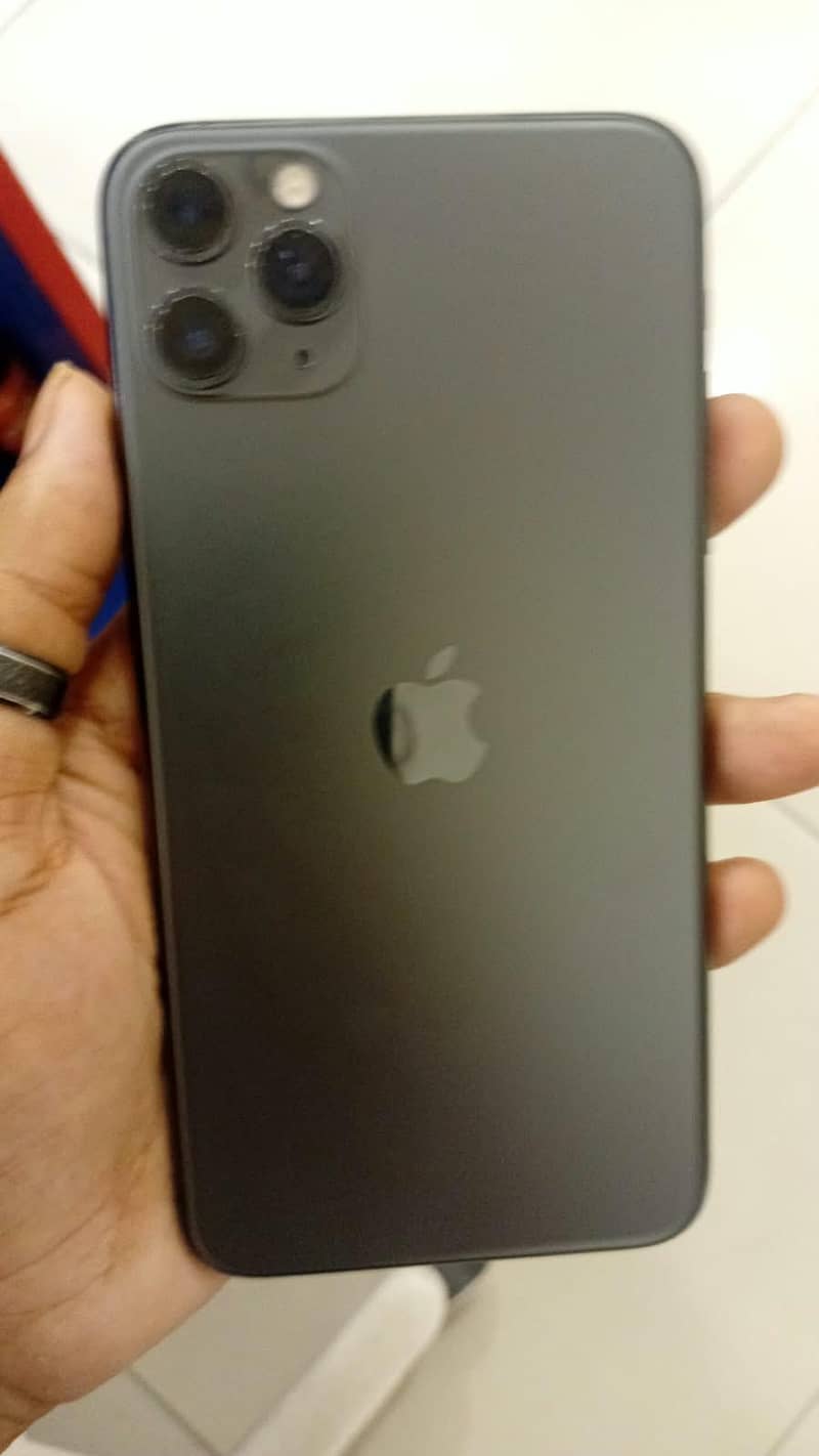 Apple iPhone 11 Pro Max 4