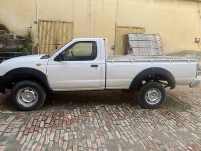 Nissan pickup single cabin 4*4 model 2008