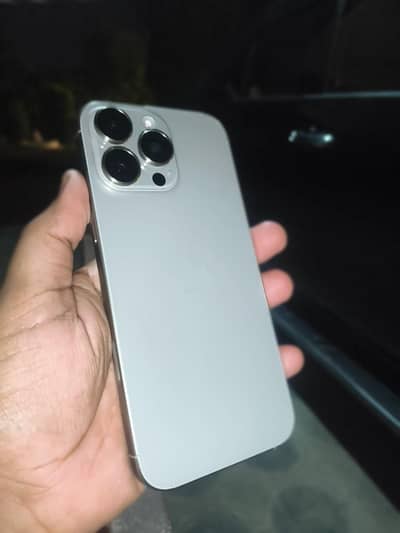 Apple iPhone 16 Pro Max
