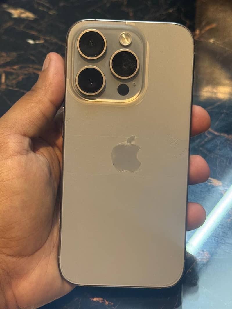 Apple iPhone 15 Pro 0