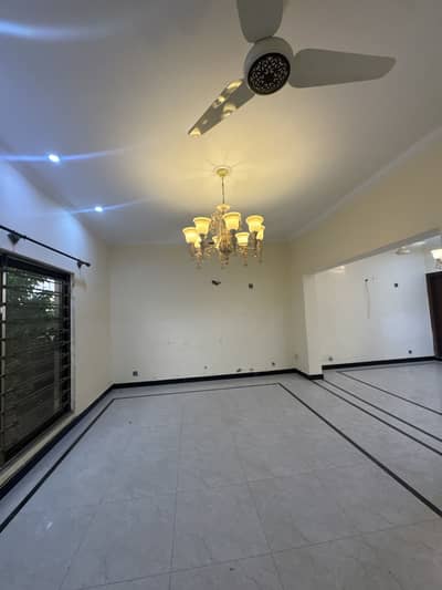 Investor price 10 Marla single Unit House for Sale Bahria town phase 8 Rawalpindi