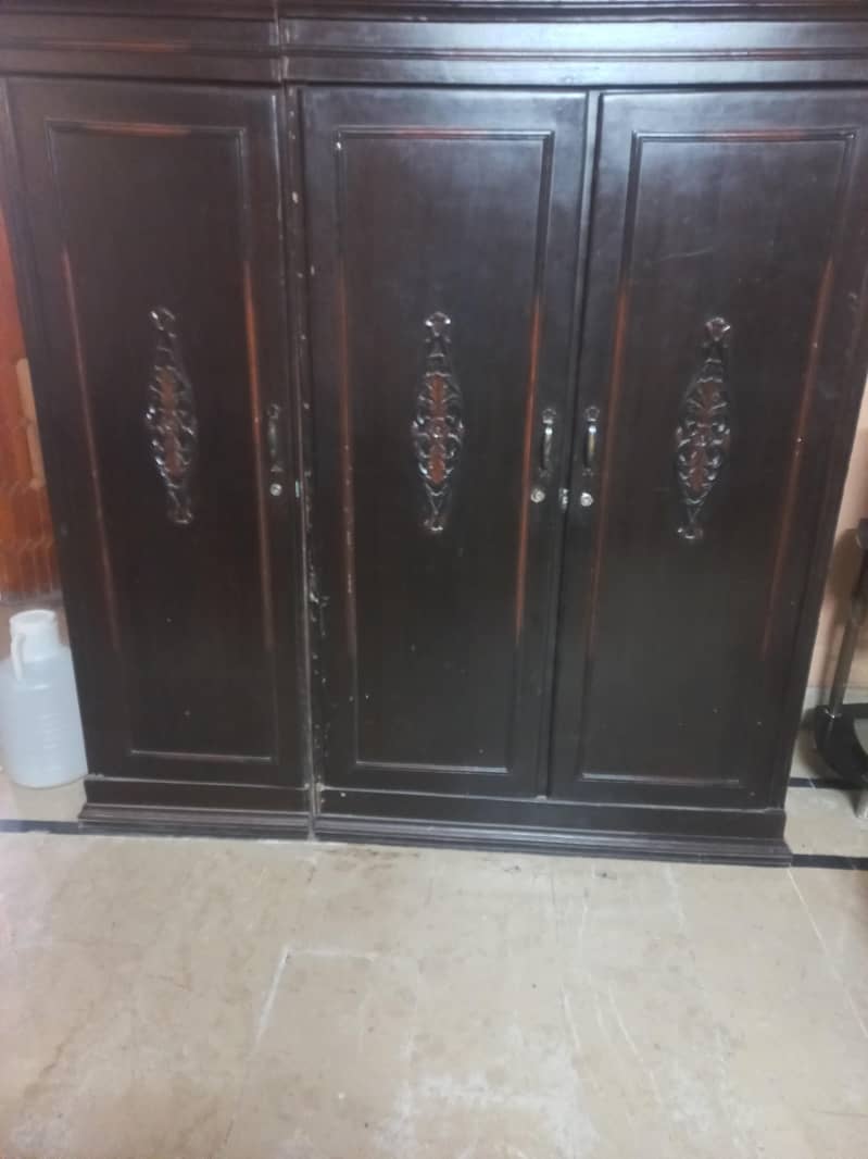 wardrobe 3