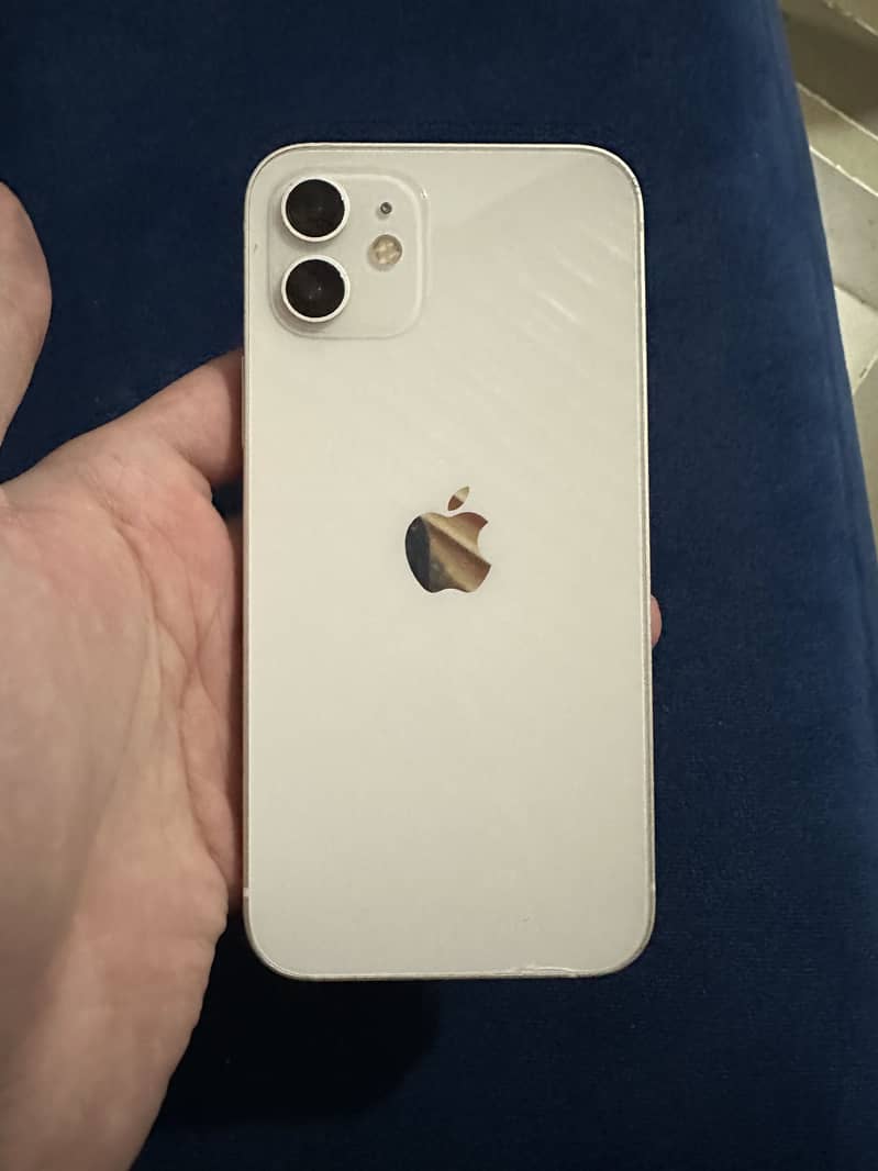 Apple iPhone 12 3