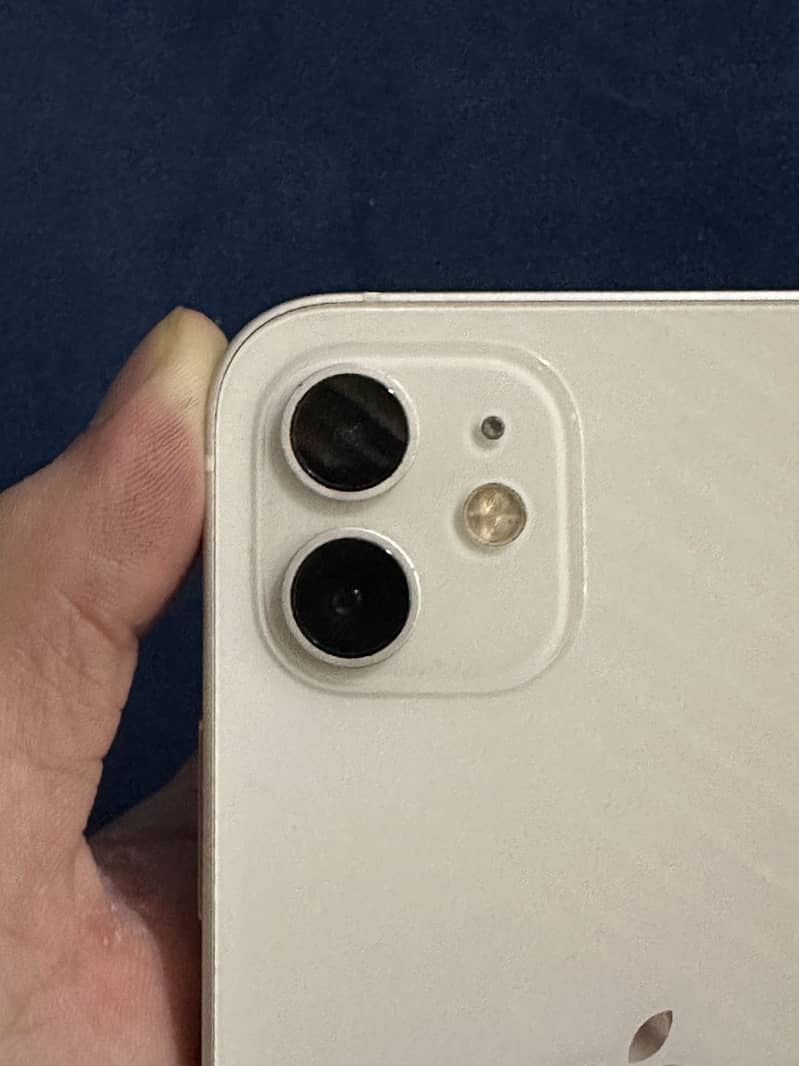 Apple iPhone 12 4