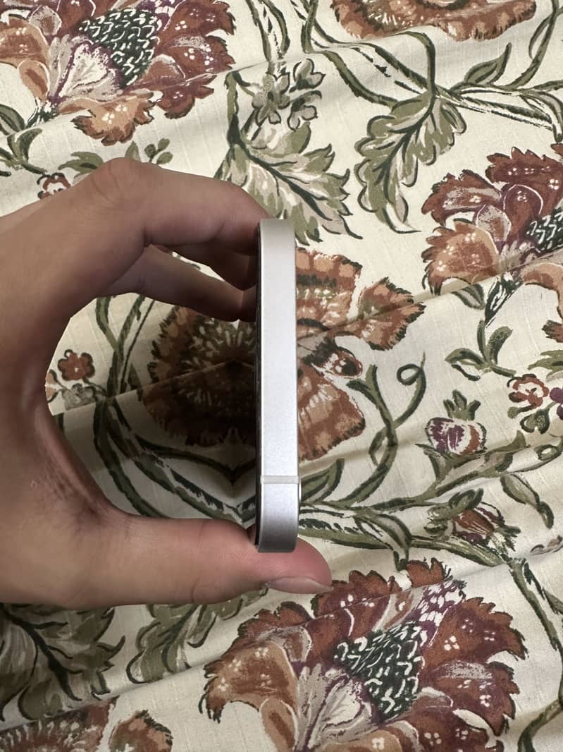 Apple iPhone 12 6