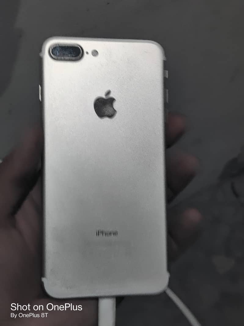 Apple iPhone 7 Plus 2