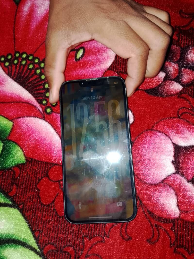 Apple iPhone 13 2