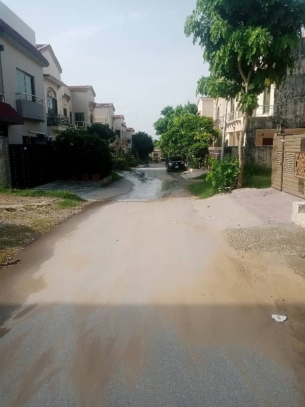 Corner Plot For Sale Usman Block 3