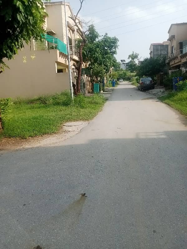 Corner Plot For Sale Usman Block 4
